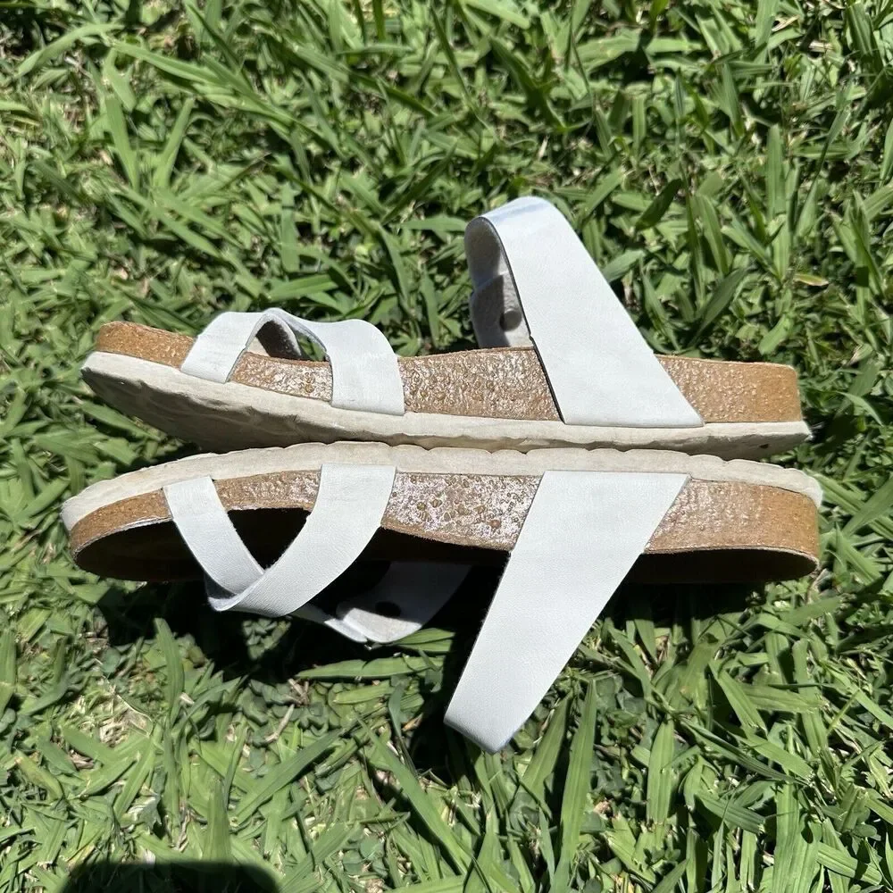 Cushionaire Luna Sandals Womens Size 6.5 Cork‎ footbed with Comfort White